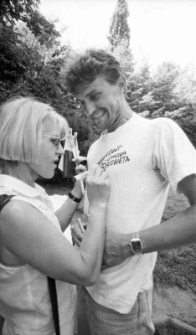 Wystawa prac członk&oacute;w klubu plastyka i plener w Miastku