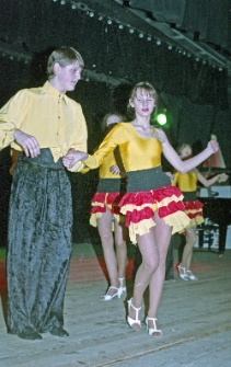 Prezentacje artystyczne zespoł&oacute;w tanecznych