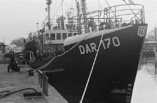 Kuter DAR 170 - podnoszenie bandery