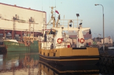 Statek rybacki B 289 - podnoszenie bandndery