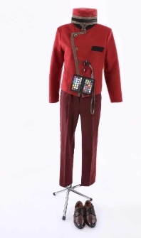 Postać boya hotelowego ze spektaklu "Akt r&oacute;wnoległy"